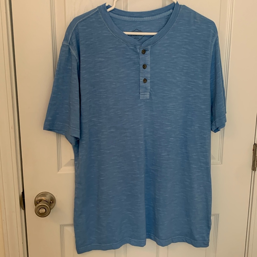 Men’s St.John’s Bay Henley shirt-Size Medium